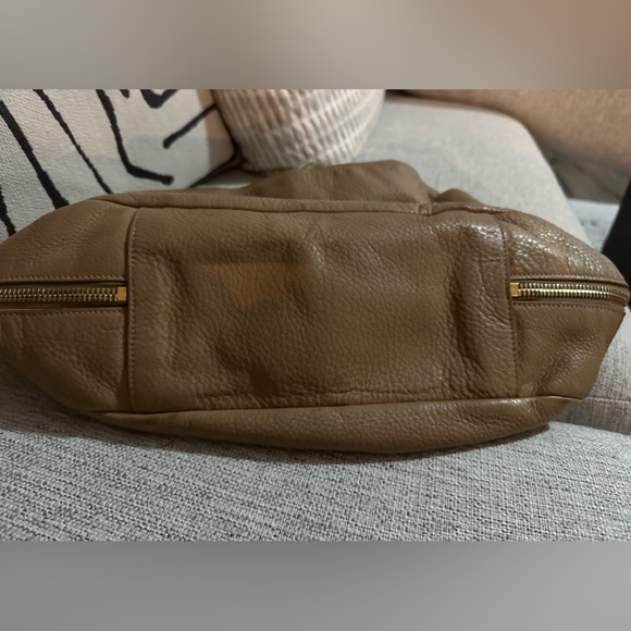 Prada Vitello Daino Side Pocket Zip Large Hobo/Authentic - Picture 12 of 13